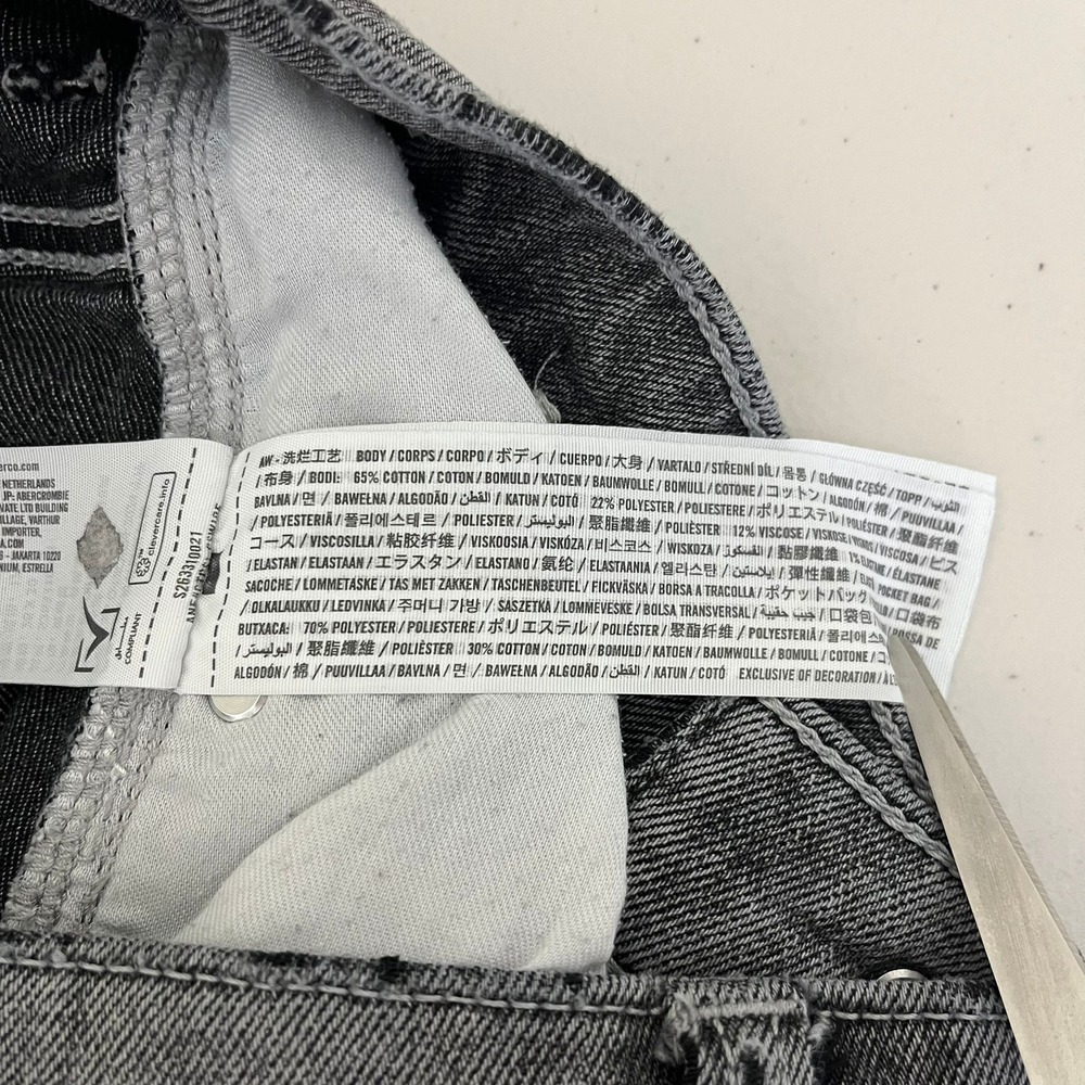 Hollister Super Baggy Snake Graphic Jeans Faded Gray Wide Leg Womens Size 28 - Picture 11 of 15